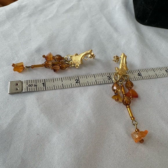 Chic modernist vibe goldtone and amber dangle earrings - Picture 6 of 6